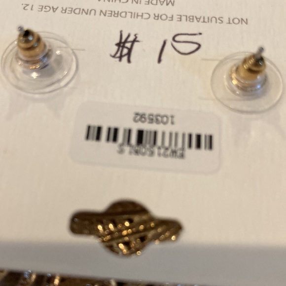 Gold/ rose gold dipped earrings! Gorgeous for summer - Picture 3 of 3